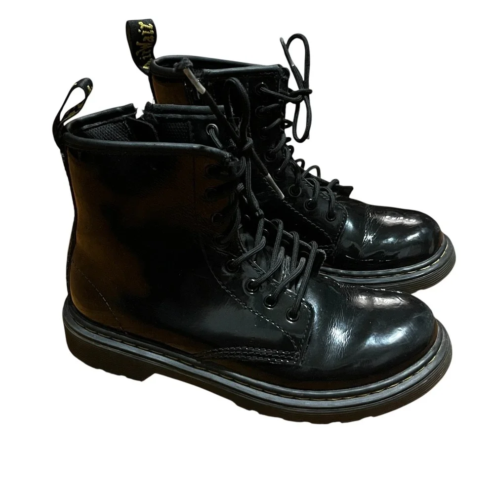 Dr. Martens Delaney Kids Black Patent Leather Lace Up Side Zip‎ Boots size 3